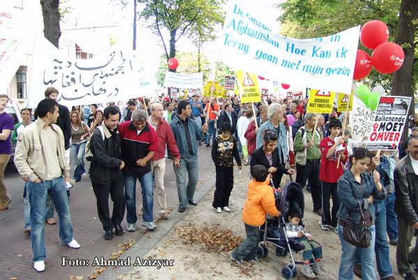 گزارش: مظاهره 24 سپتامبر 2005 مهاجران و پناهنده گان افغان مقيـــــــــم هلنــــــــــد